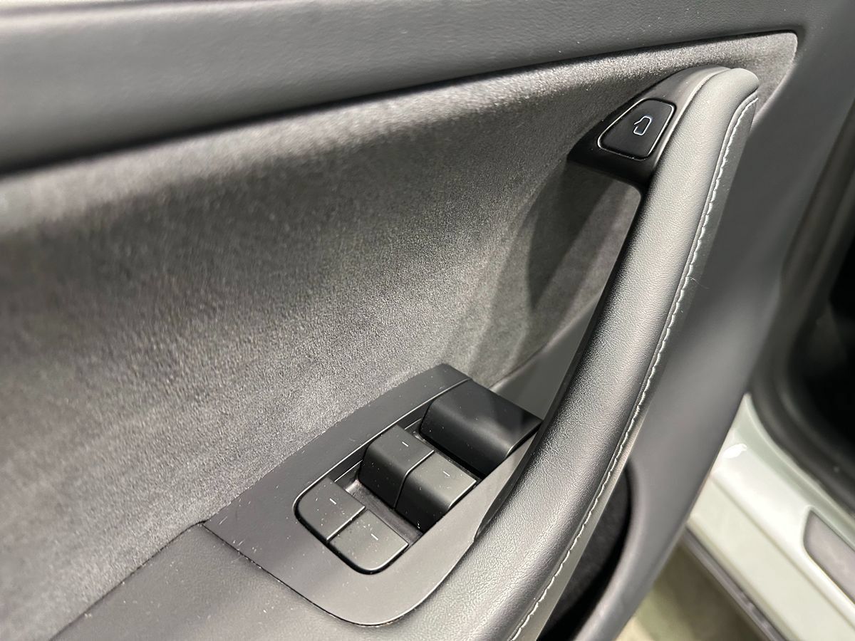 Used 2023 Tesla Model Y AWD image 24