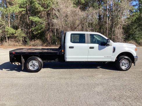 Used 2022 Ford F250 XL w/ Power Equipment Group image 4