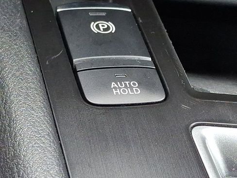 Used 2025 Nissan Kicks SV image 25