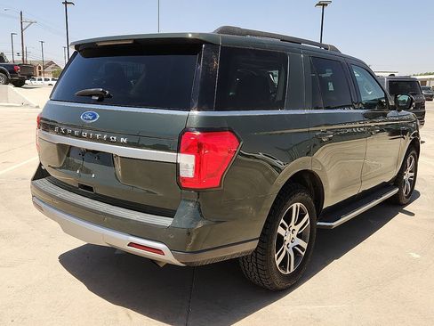 Used 2023 Ford Expedition XLT AWD/4WD image 3