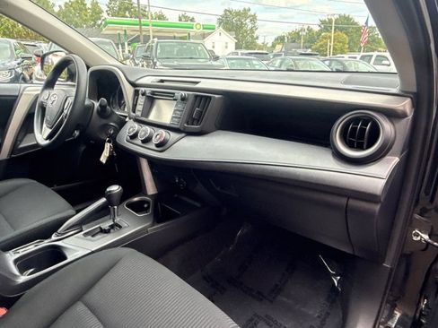 Used 2016 Toyota RAV4 LE AWD/4WD image 16