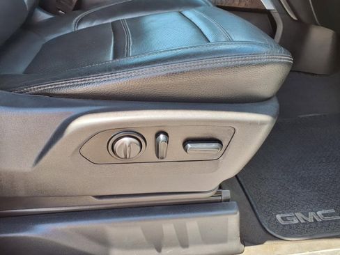 Used 2021 GMC Sierra 2500 Denali w/ Denali Ultimate Package image 13