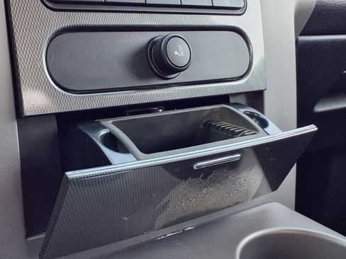 Used 2005 Ford F150 XLT image 13