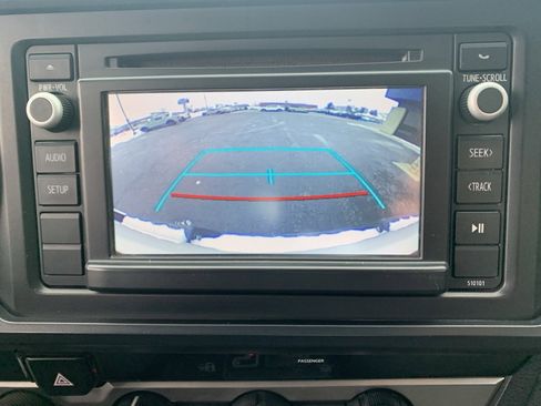 Used 2016 Toyota Tacoma SR image 24