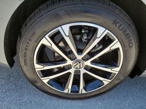 Used 2024 Volkswagen Jetta Sport FWD image 10