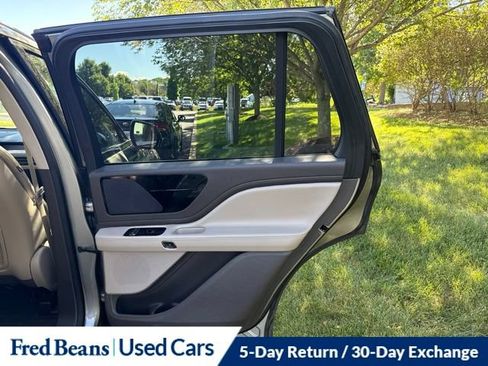 Used 2023 Lincoln Aviator AWD w/ Premium Package image 19