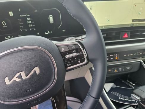 New 2026 Kia Carnival SX FWD image 16