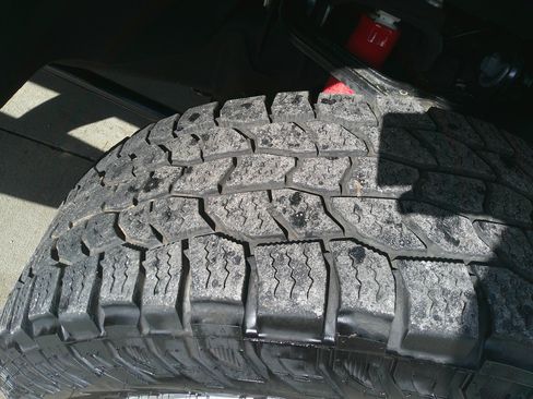 Used 2024 Chevrolet Silverado 2500 LT w/ Convenience Package image 15