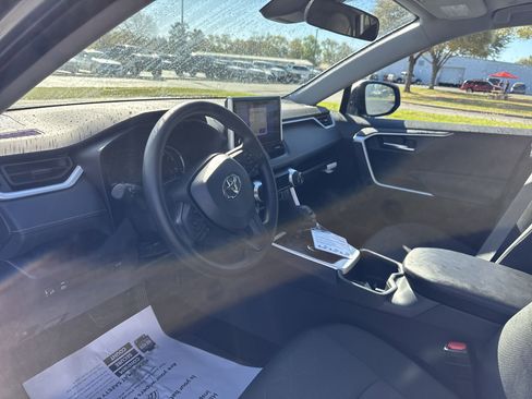 New 2025 Toyota RAV4 XLE w/ Convenience Package AWD/4WD image 15