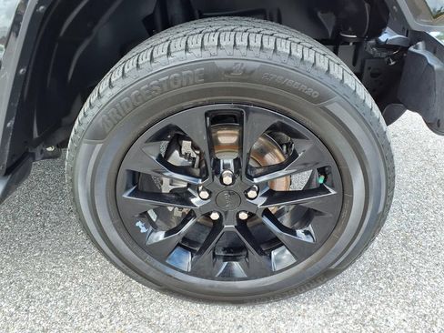 Used 2021 Jeep Wrangler Unlimited Sahara AWD/4WD image 9