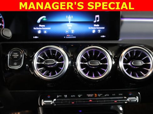 Used 2022 Mercedes-Benz CLA 250 4MATIC image 18