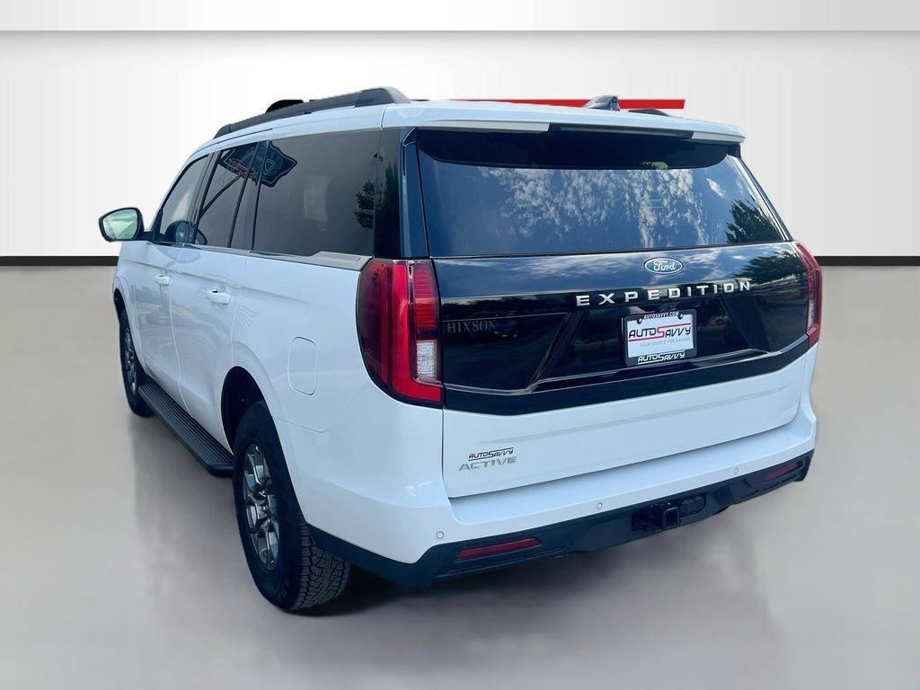 Used 2026 Ford Expedition Active RWD image 5