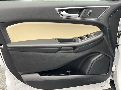 Certified 2024 Ford Edge SEL w/ Convenience Package AWD/4WD image 8