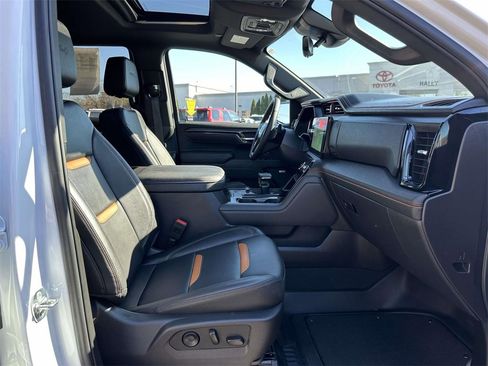 Used 2025 GMC Sierra 1500 AT4 w/ AT4 Premium Package image 12