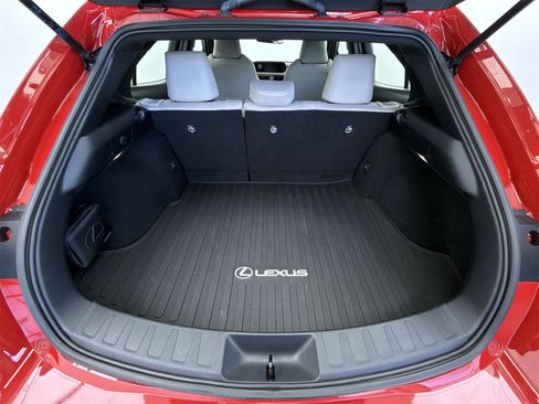 Used 2022 Lexus UX 200 image 44