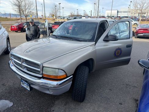 Used 2003 Dodge Dakota SLT image 1