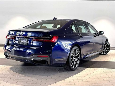 Used 2021 BMW 750i xDrive w/ Executive Package AWD/4WD image 10