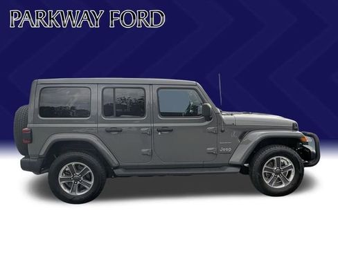 Used 2021 Jeep Wrangler Unlimited Sahara AWD/4WD image 4