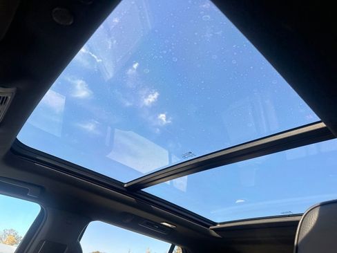 Used 2022 GMC Yukon Denali w/ Denali Premium Package image 55