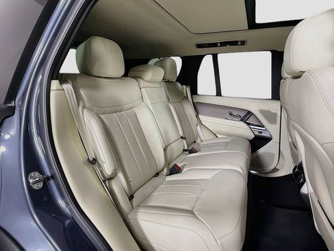 Certified 2025 Land Rover Range Rover SE AWD/4WD image 29