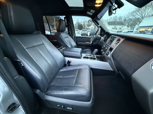 Used 2017 Ford Expedition Limited w/ Equipment Group 301A AWD/4WD image 26
