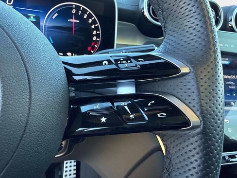 Certified 2025 Mercedes-Benz GLC 350e 4MATIC image 32