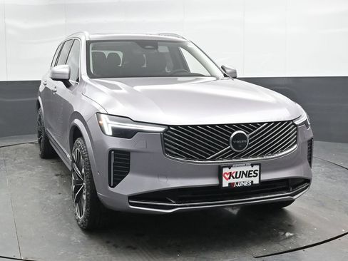 New 2026 Volvo XC90 B5 Plus w/ Protection Package AWD/4WD image 4
