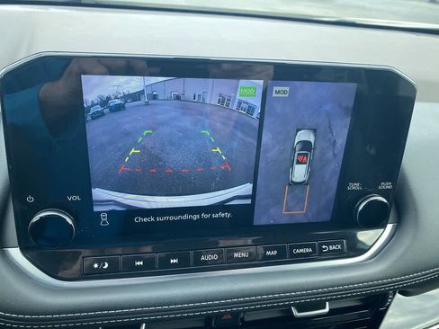 Used 2022 Nissan Rogue SL w/ SL Premium Package image 17