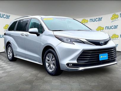 Used 2025 Toyota Sienna XLE