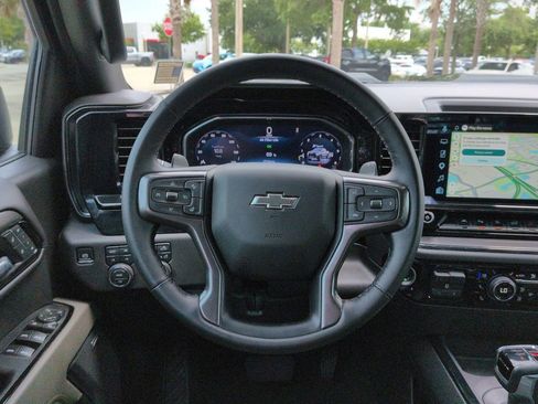 Used 2025 Chevrolet Silverado 1500 ZR2 AWD/4WD image 11