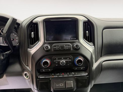 Used 2020 Chevrolet Silverado 1500 LT Trail Boss w/ Convenience Package AWD/4WD image 11