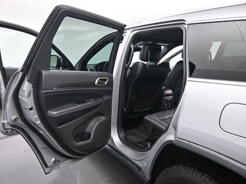 Used 2016 Jeep Grand Cherokee Limited image 19