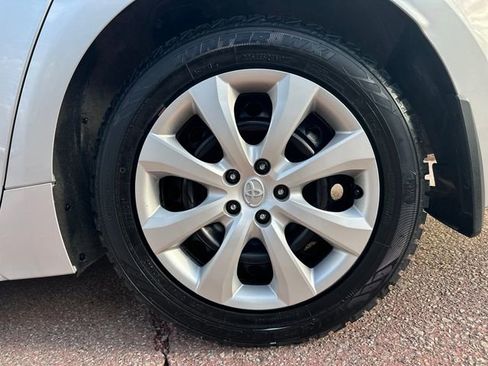 Used 2024 Toyota Corolla LE image 27