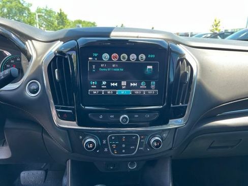 Used 2019 Chevrolet Traverse Premier w/ Driver Confidence II Package FWD image 16