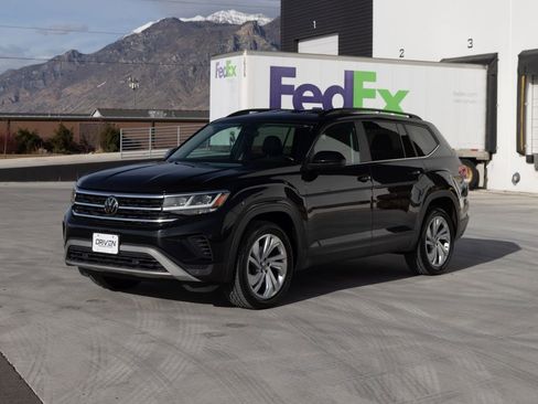 Used 2021 Volkswagen Atlas SE w/ Towing Package image 3