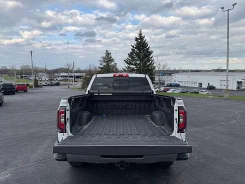 Used 2018 GMC Sierra 1500 SLT image 19