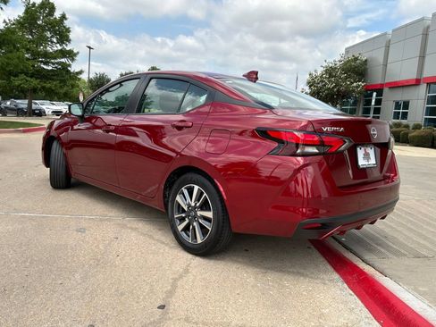 Used 2025 Nissan Versa SV FWD image 8