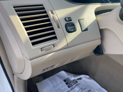 Used 2011 Toyota Avalon FWD image 25