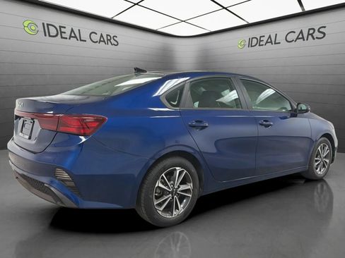 Used 2024 Kia Forte LXS w/ LXS Technology Package FWD image 5