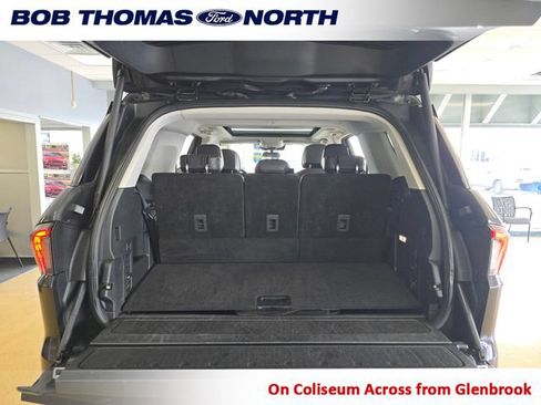 Used 2025 Lincoln Navigator Reserve AWD/4WD image 5