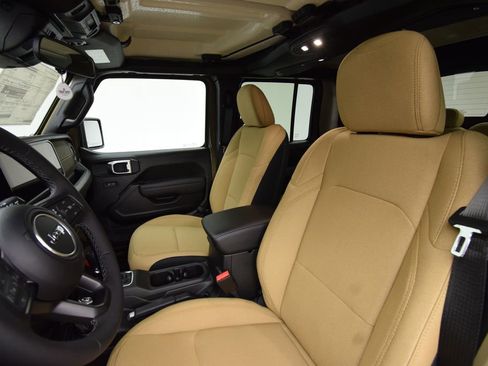 New 2026 Jeep Gladiator Willys AWD/4WD image 37