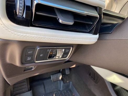 Used 2022 Lincoln Nautilus Black Label w/ Class II Trailer Tow Package image 21