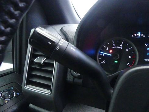 Used 2019 Ford F150 XLT w/ Equipment Group 302A Luxury AWD/4WD image 17
