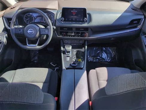 Used 2023 Nissan Rogue SV image 16
