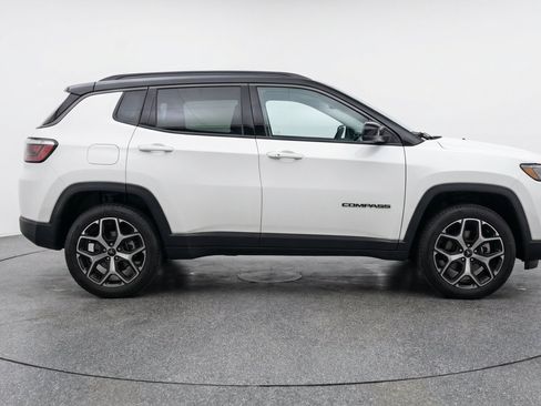 Used 2025 Jeep Compass Limited AWD/4WD image 11