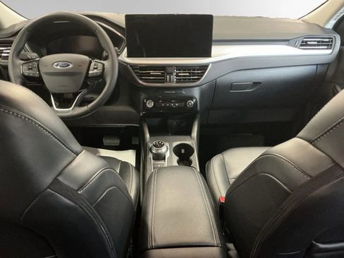 Certified 2025 Ford Escape Platinum AWD/4WD image 10