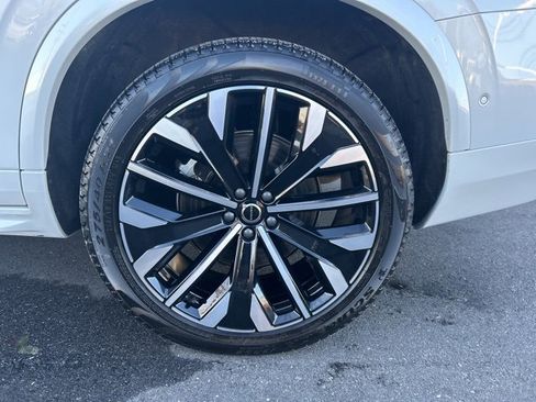Used 2025 Volvo XC90 B6 Plus image 9