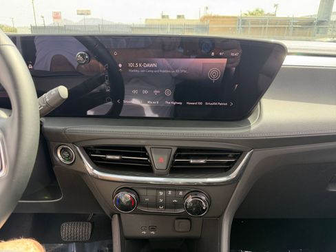 Used 2025 Buick Encore GX Preferred image 17