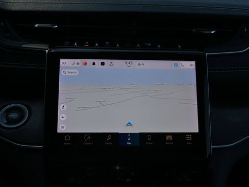 Used 2023 Jeep Grand Cherokee Limited image 27