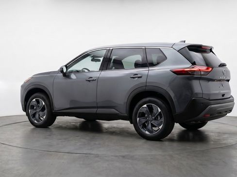 Used 2025 Nissan Rogue SV AWD/4WD image 6